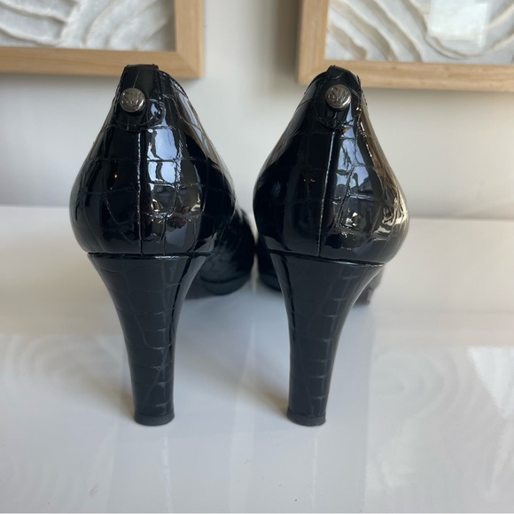 Stuart Weitzman Black Crocidile Heels - Picture 4 of 12